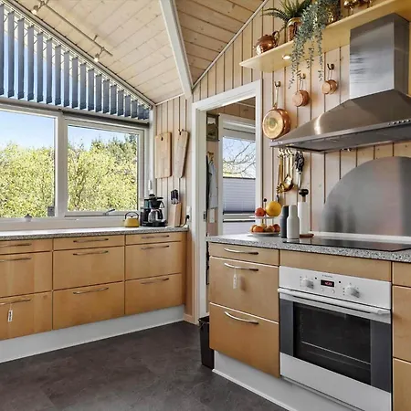 Tv1663-albaek-solbaervej-7